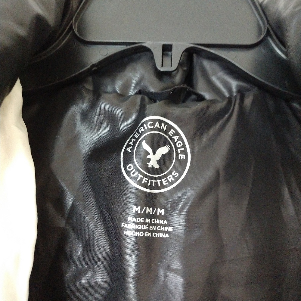 American Eagle Puffer Jacket White and Blue Ombre - Picture 6 of 6